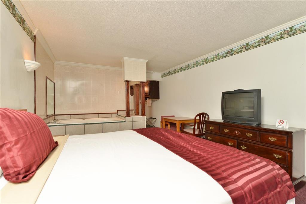 Americas Best Value Inn & Suites Kansas City Grandview Quarto foto